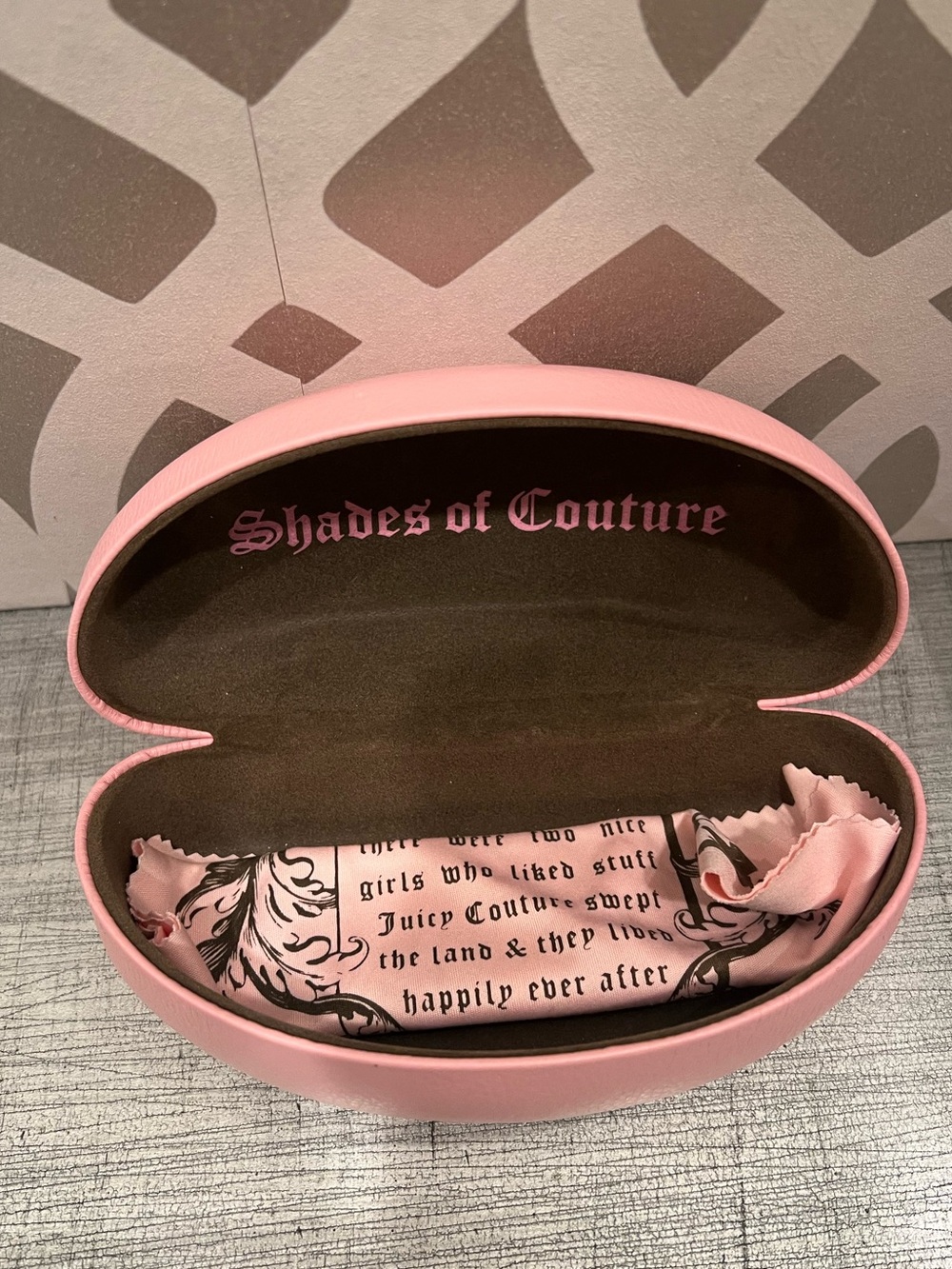 Juicy Couture Oversized Sunglasses - Picture 6 of 7
